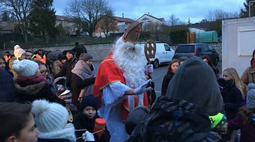 Saint Nicolas rend visite aux enfants de Haudainville