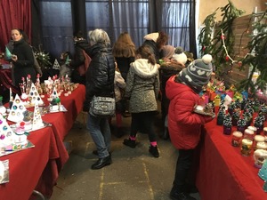 Marché de Noël organisé par l'école Edgar Gascon et les Petits ??nons